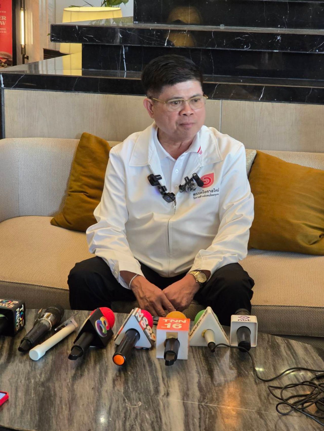 “冲击性” 请求公众支持进入国会解决问题，并揭露呵叻第10区每票涉嫌以1,000泰铢行贿