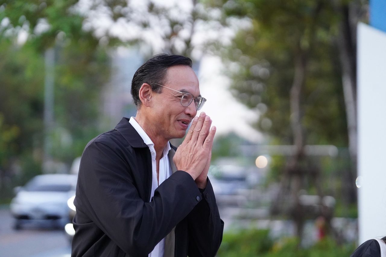 “กรณ์ จาติกวณิช”的简历，重返民主党成为第二位总理候选人