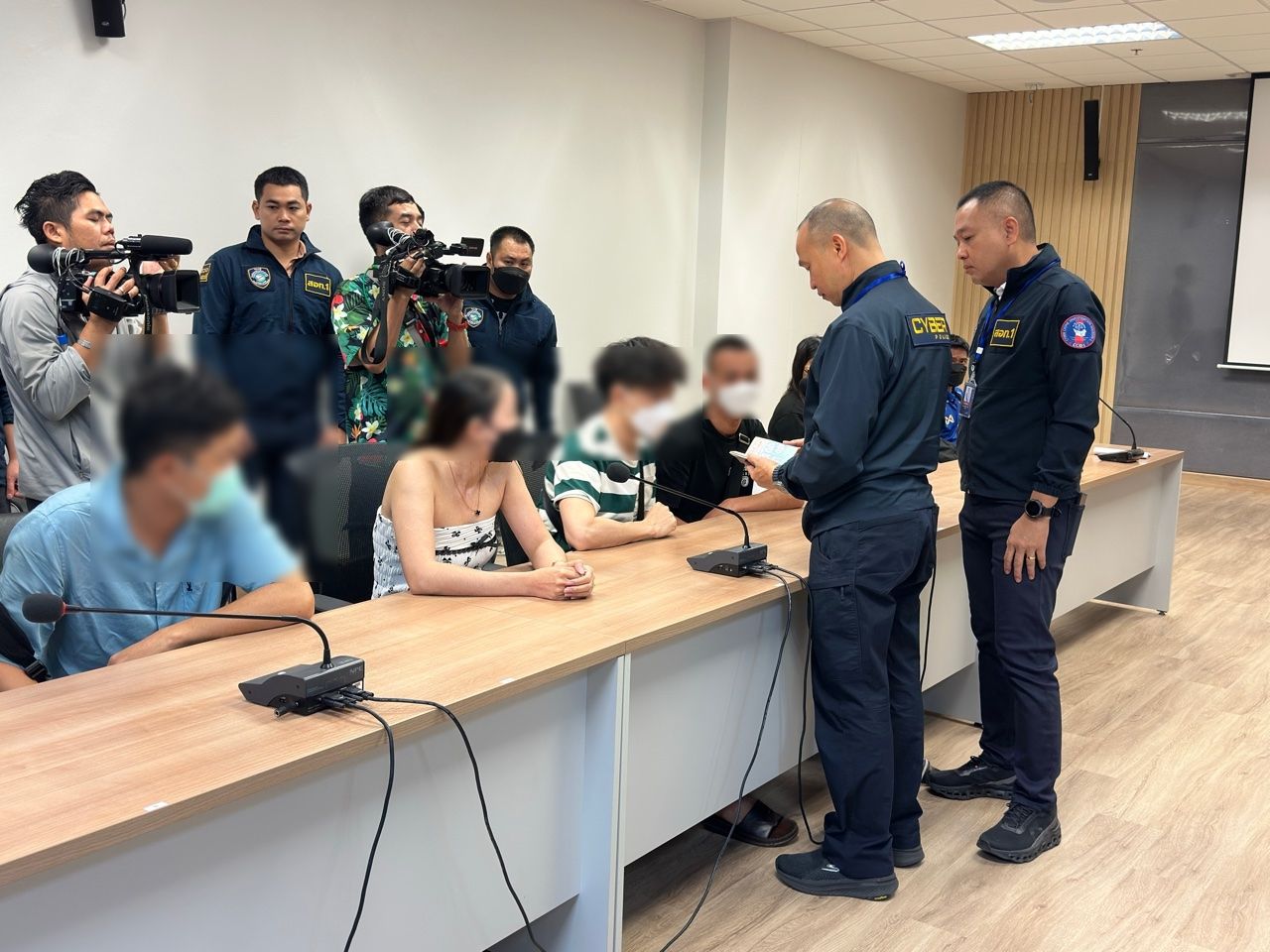 突袭逮捕“灰色越南”团伙 雇佣泰国人每日开设“骡子账户”，每人报酬3000-5000泰铢