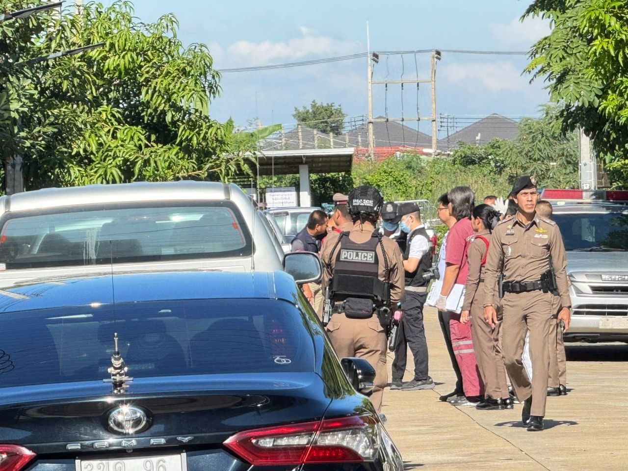 紧急:Uthai Thani省警察局长Tanachon Wichayanaboon在车内自杀