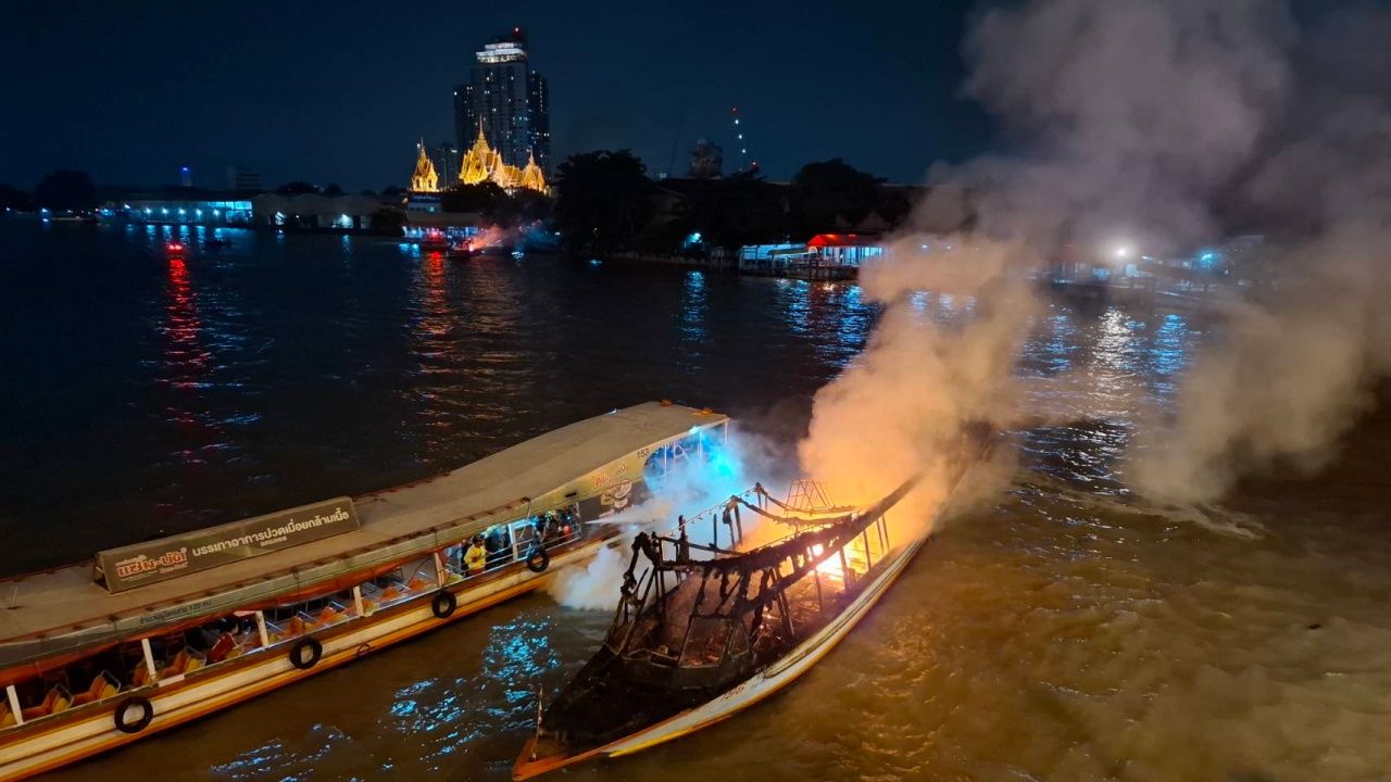 紧急：快船火灾在王寺码头，目前火势已控制