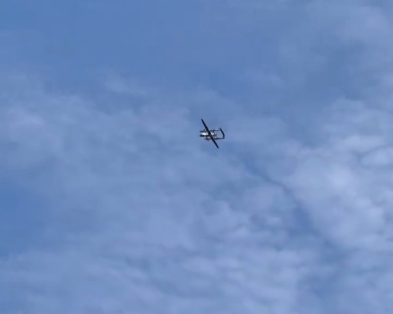 泰国军方澄清，神秘飞机飞越泰国领空，是军事测绘局的无人机