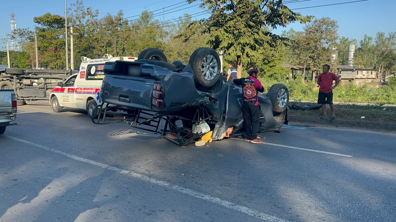 皮卡在难-威昂萨路上相撞,10人受伤,差点集体遇险