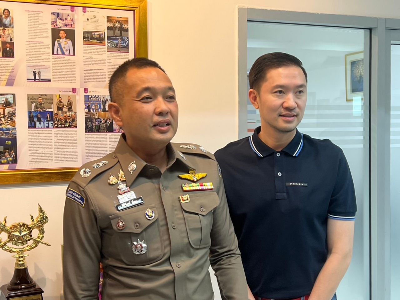 博伊·塔帕拉加见网络警察，准备起诉键盘侠诽谤