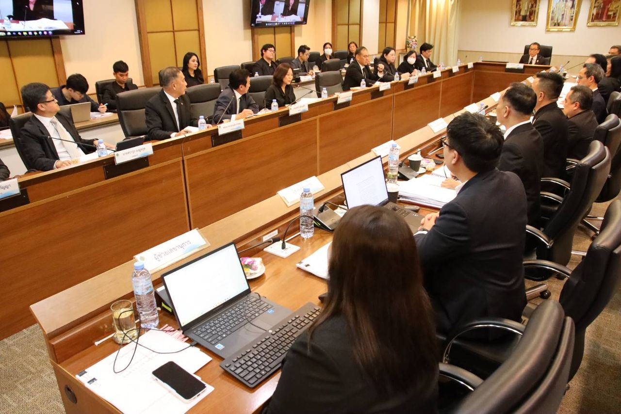 首次会议:政党政策审查委员会通过视频会议审查5个政党的政策