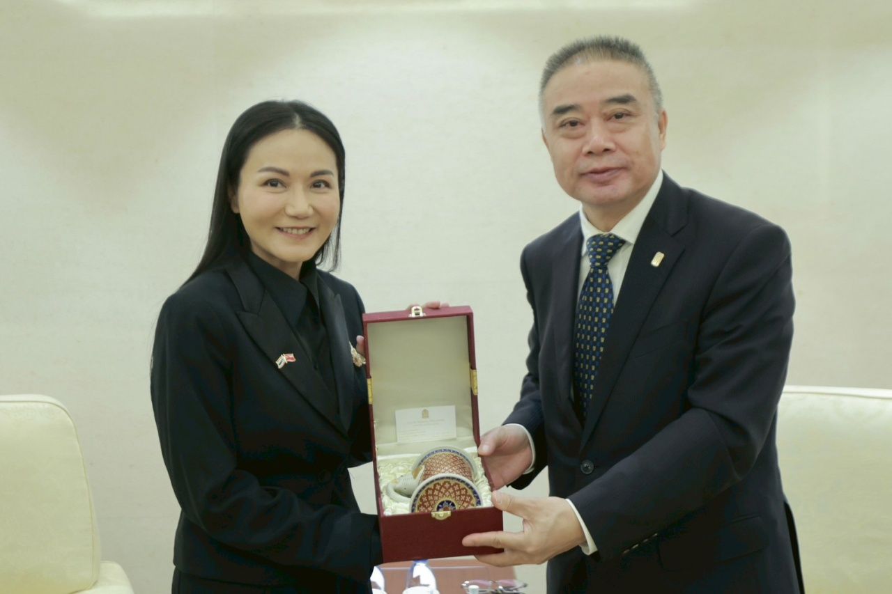 “纳律沐”与两大国际汉语机构会谈 加强合作 提升教育质量