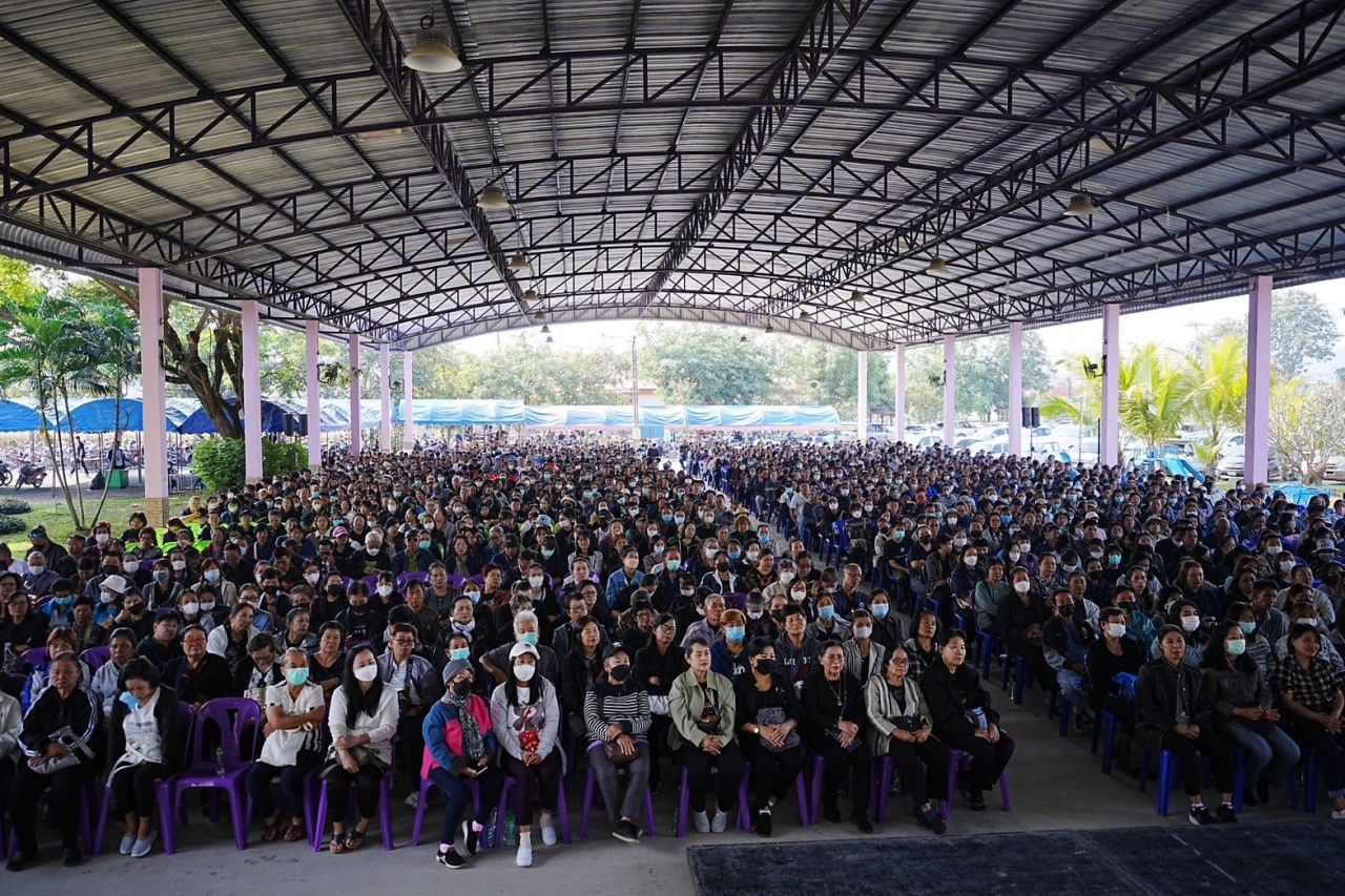 朱尔潘率领为泰党推进南奔 宣布无贫困-债务解除政策 不怕解散国会 准备迎接选举