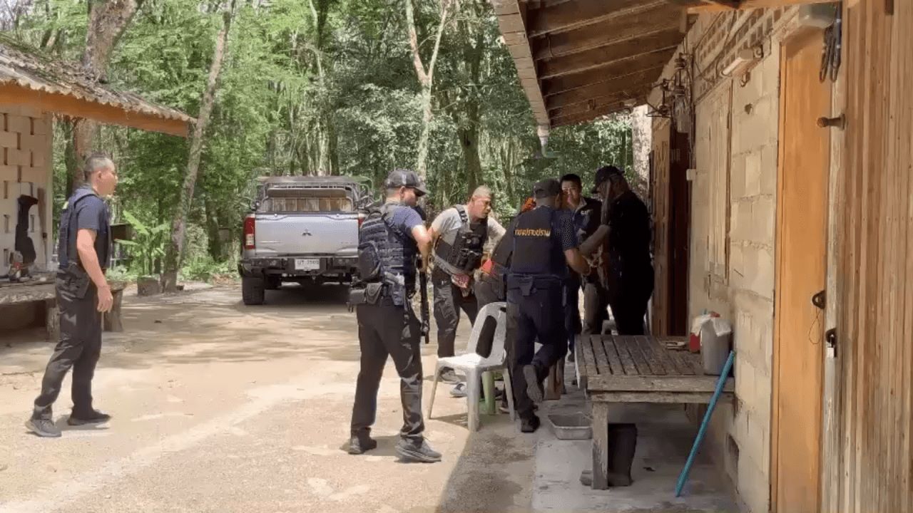 逮捕雇凶杀害“伊潘村组织成员”的主谋，为报复侄女之仇