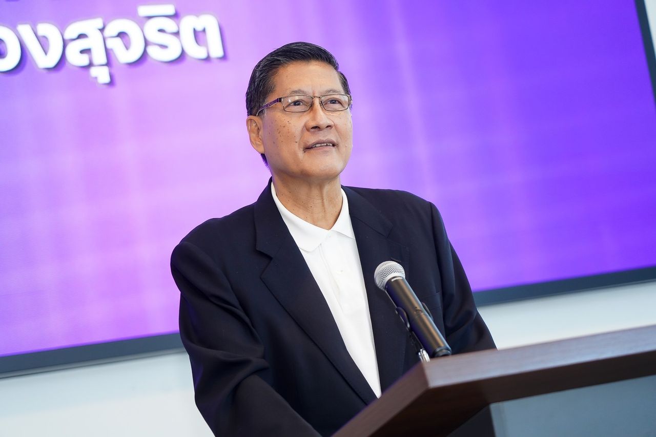 “帕拉顿·巴探他布特中将”：泰国建泰党总理候选人之一的生平