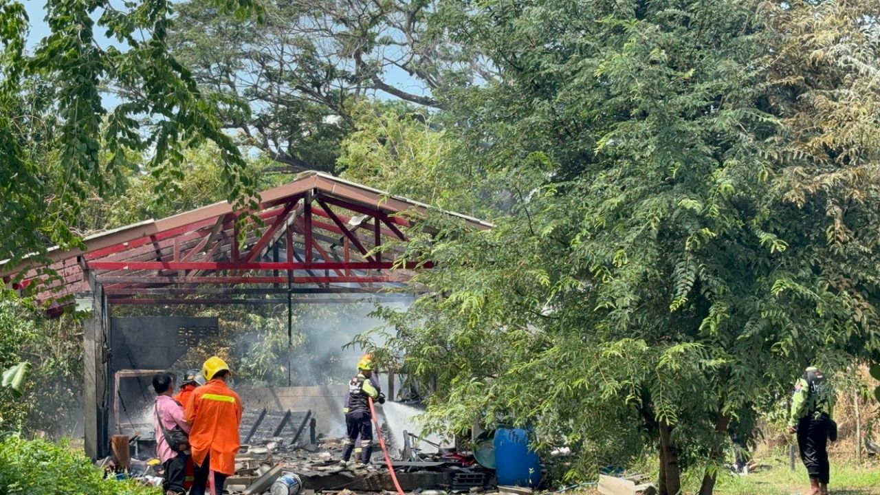 安通烟花工厂爆炸，1人重伤，现场描述惊险时刻