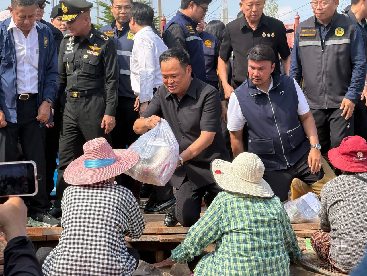 “阿努廷” 承诺加快排水 当地居民称赞比电视上更英俊 祝福再任总理