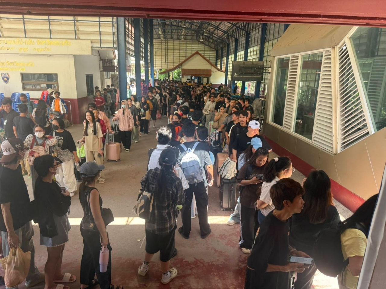 阿兰普雷特边境混乱 军队开始行动 开放-关闭时间缩短 从轻到重的应对措施