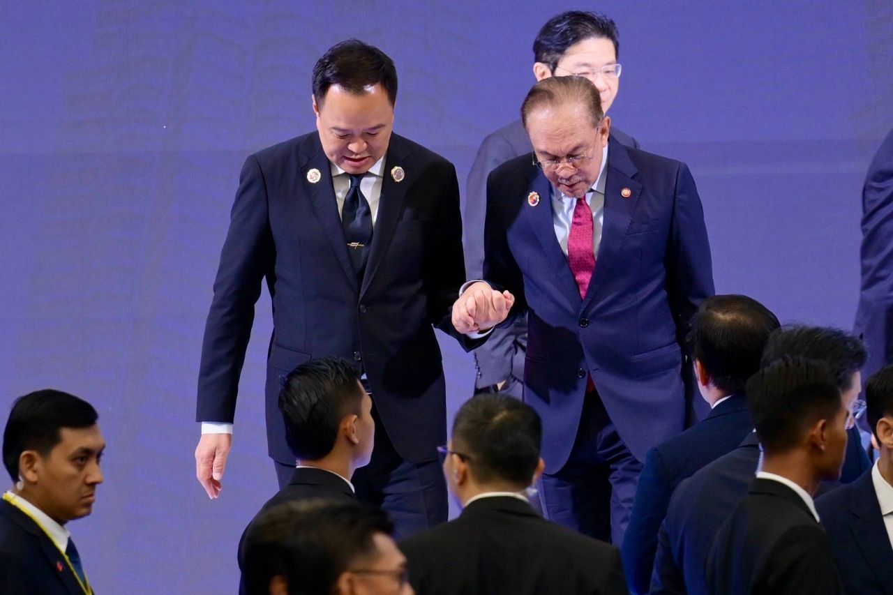 第二天任务:总理阿努廷参与东盟峰会五次会议三场会谈
