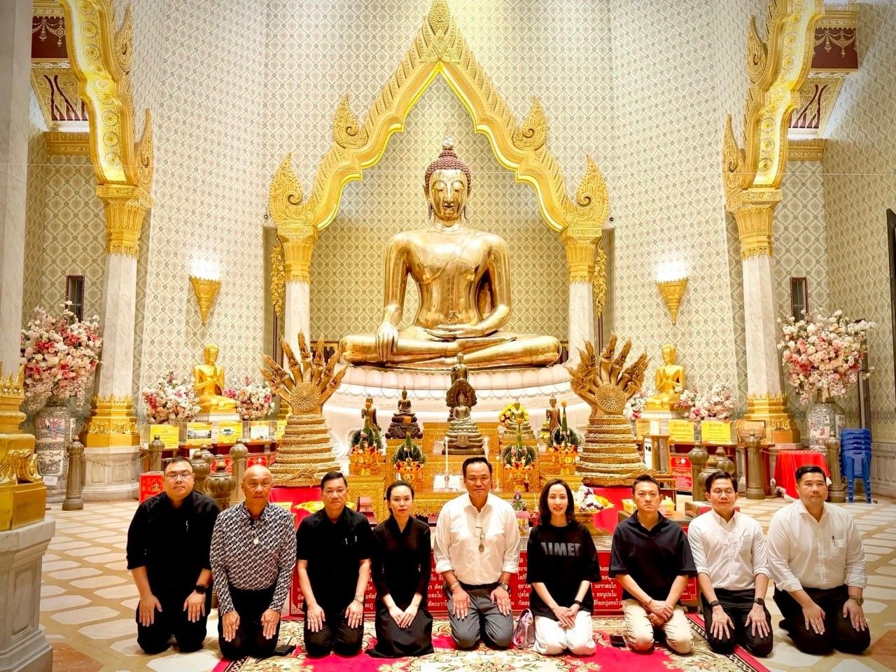 总理阿努廷携夫人查塔农拜访松德蓬柴以庆祝新年